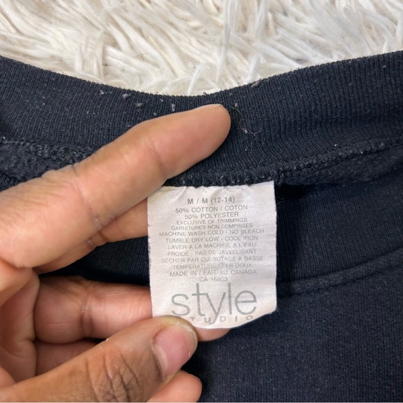 ◾️Vintage Style Studio Ugly Christmas Sweater Crewneck Cat Skating On Ice - Picture 3 of 4